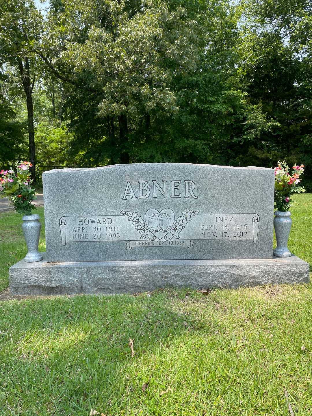 Inez Abner's grave. Photo 1