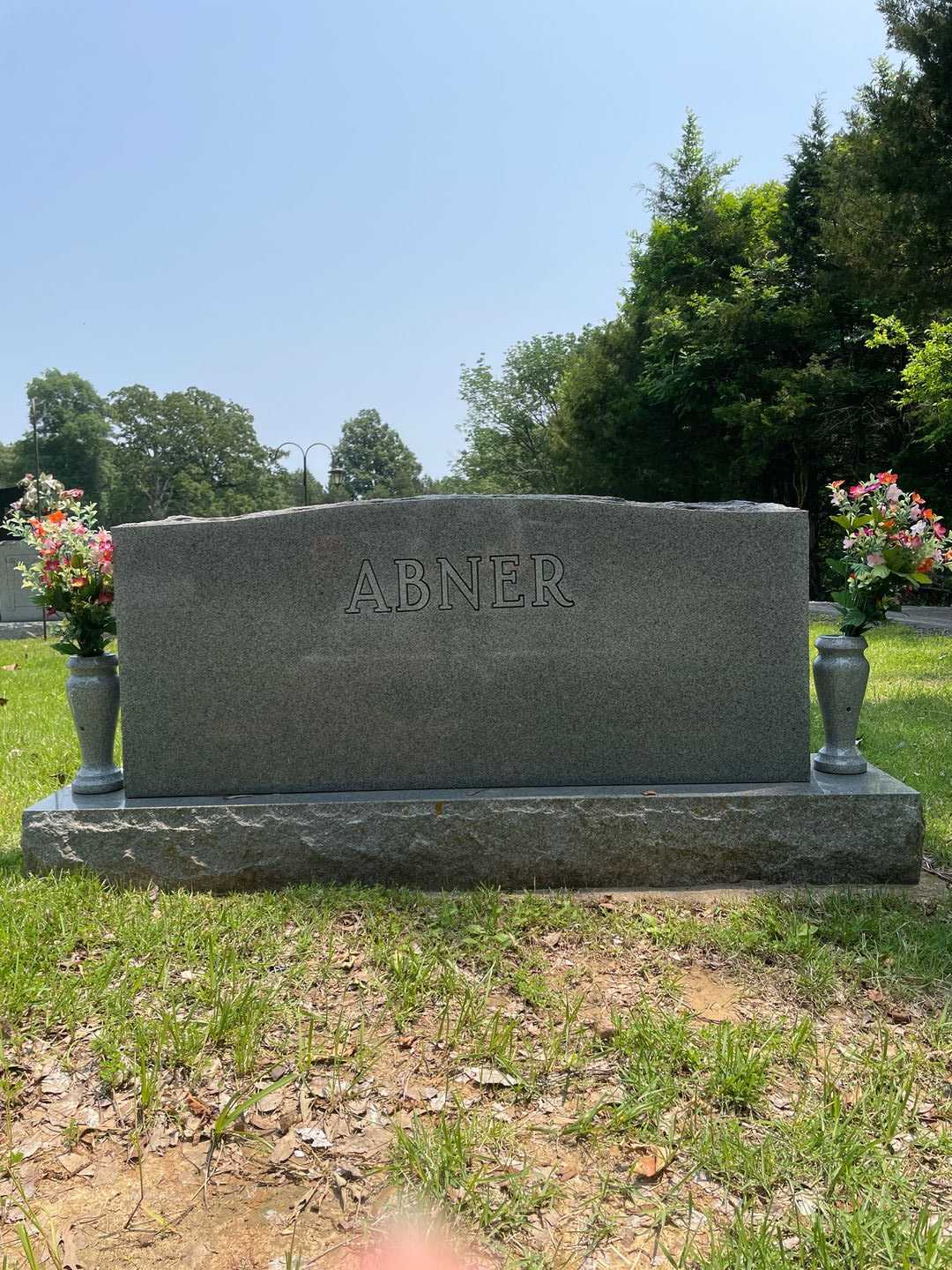 Inez Abner's grave. Photo 2