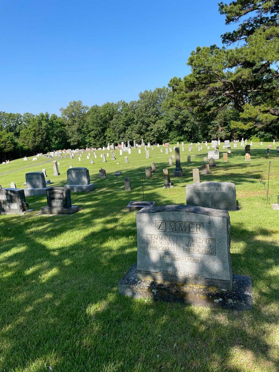 Fred D. Zimmer's grave. Photo 2