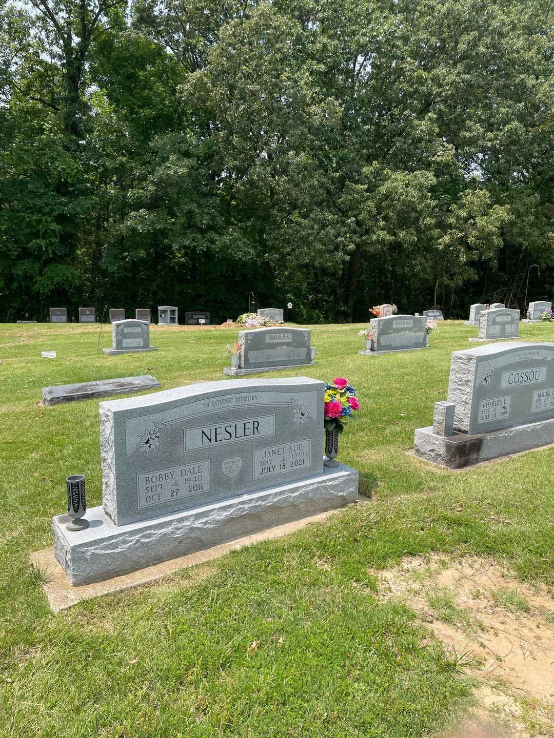 Bobby Dale Nesler's grave. Photo 3