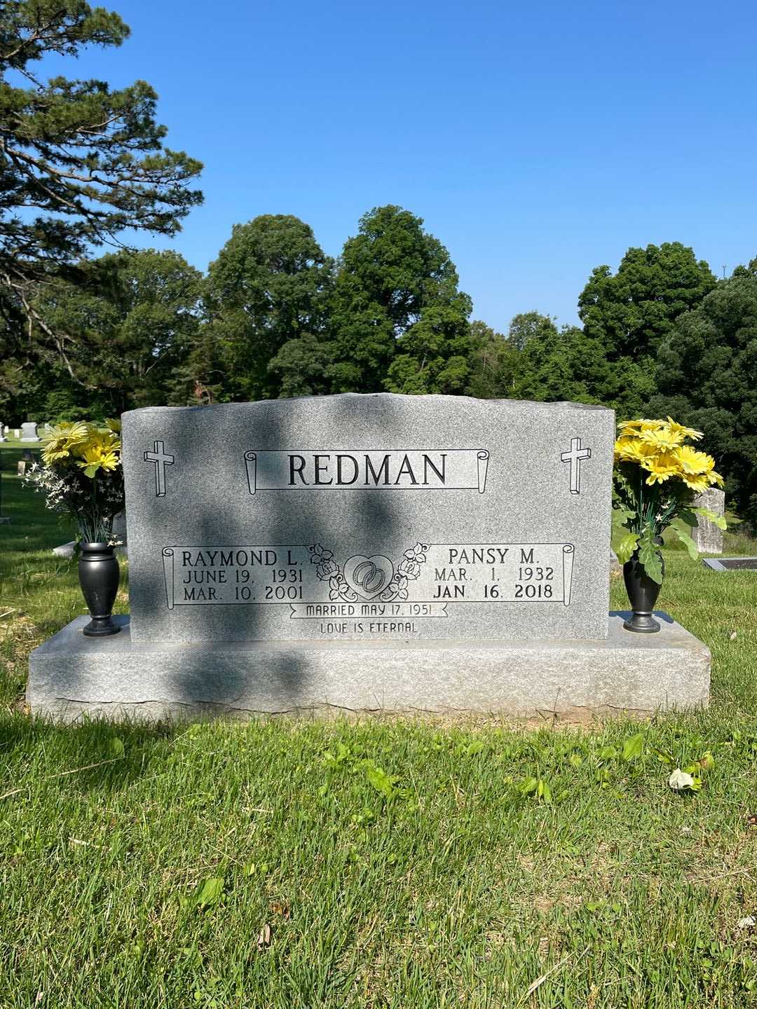 Raymond L. Redman's grave. Photo 1