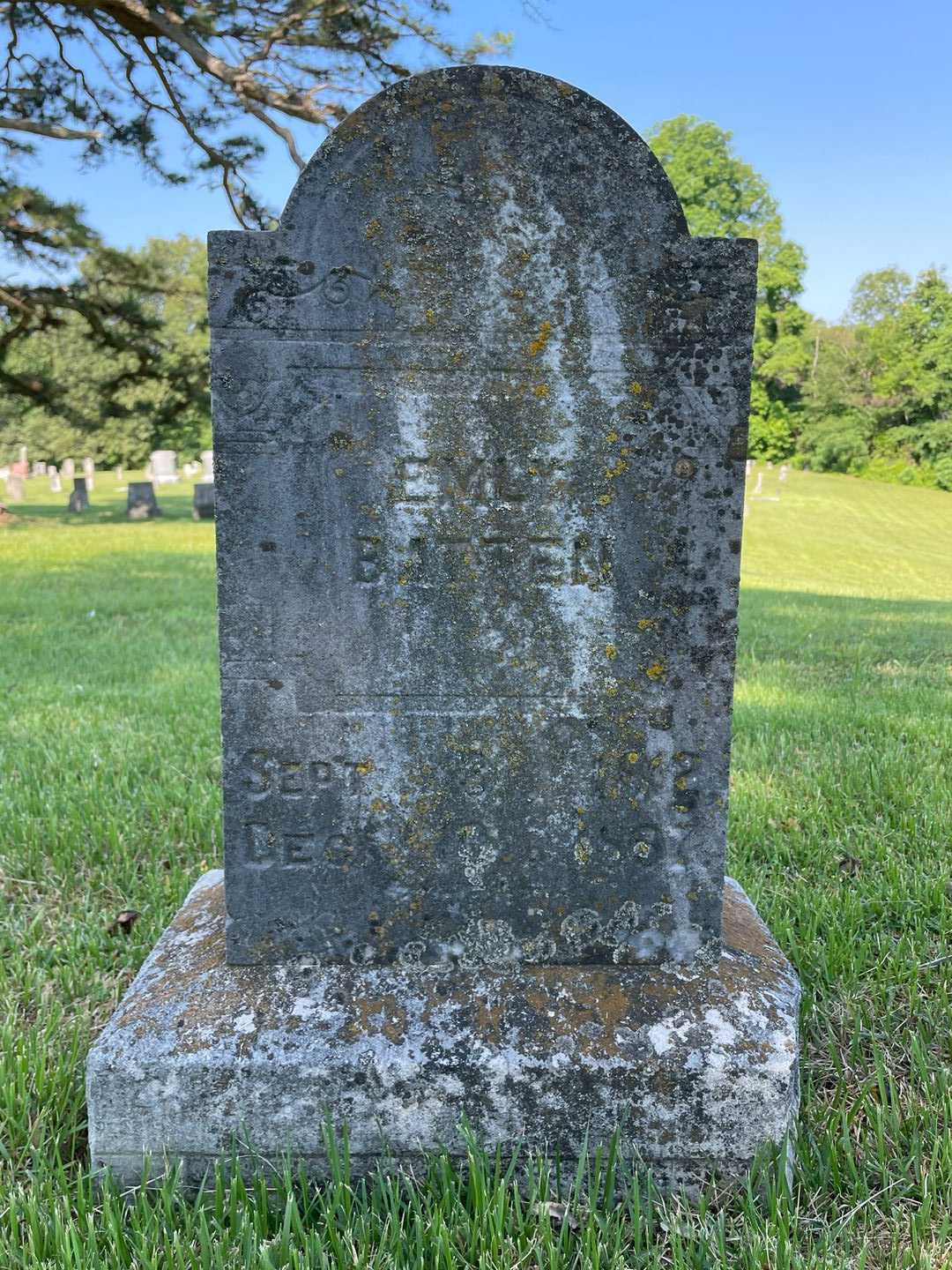 Emly Batten's grave. Photo 1