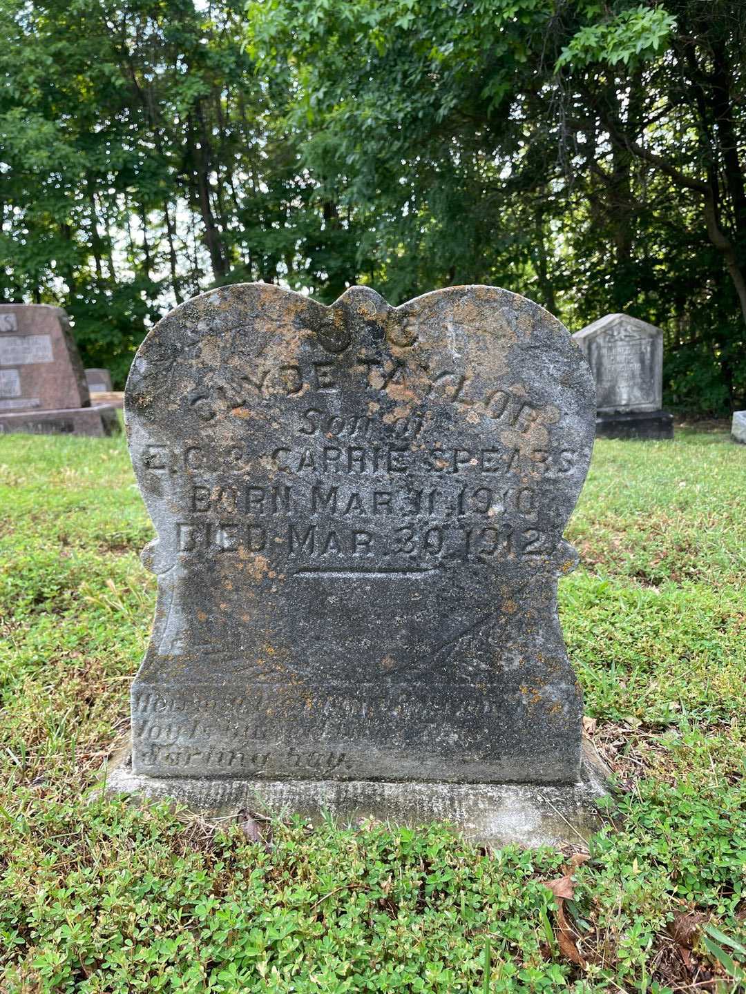 Clyde Taylor Spears's grave. Photo 1