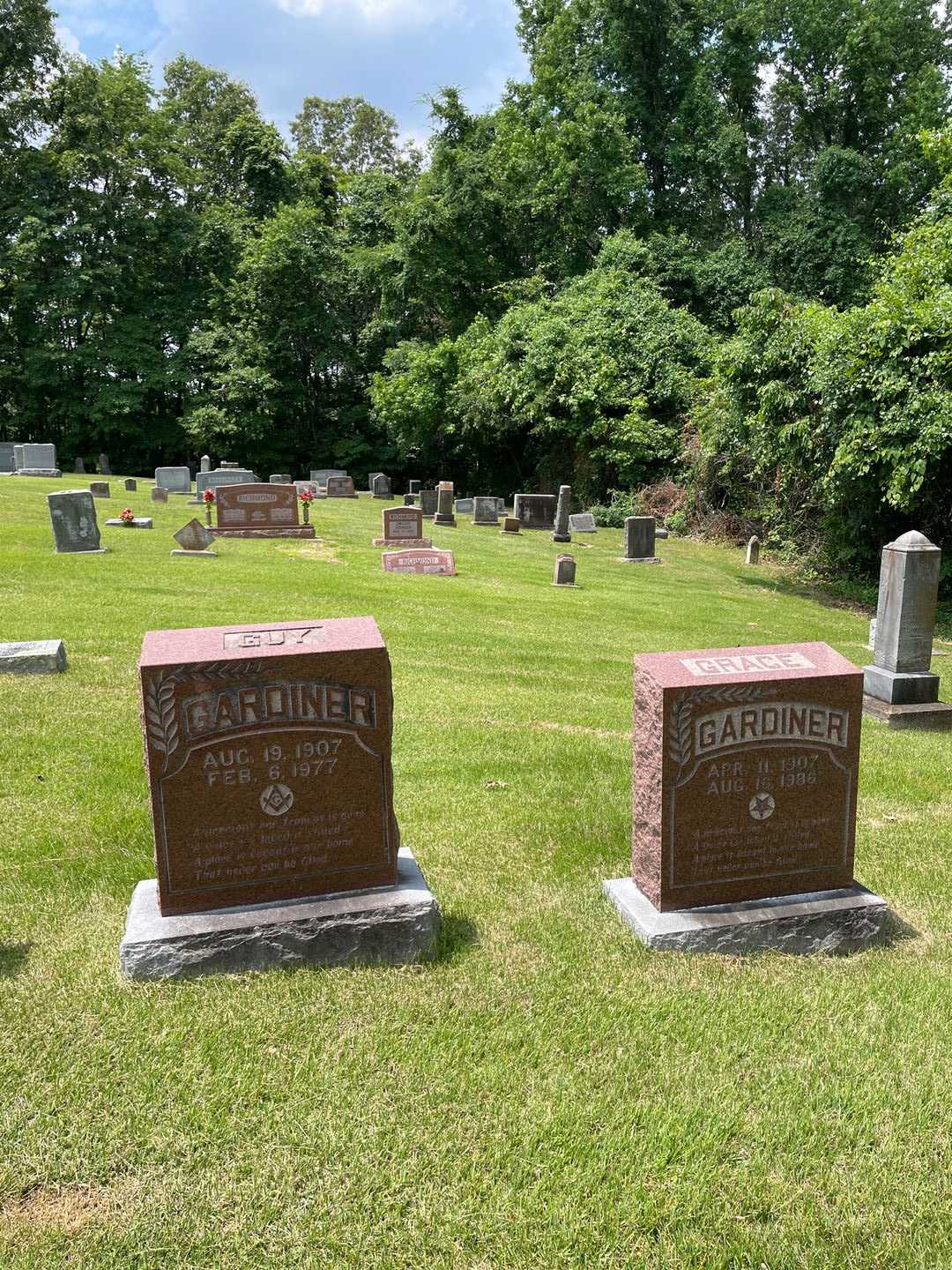 Guy Gardiner's grave. Photo 2