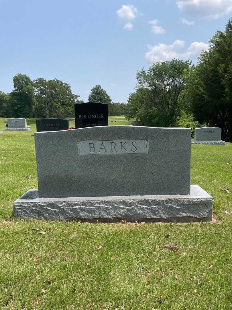 Ellen Inez Barks's grave. Photo 2