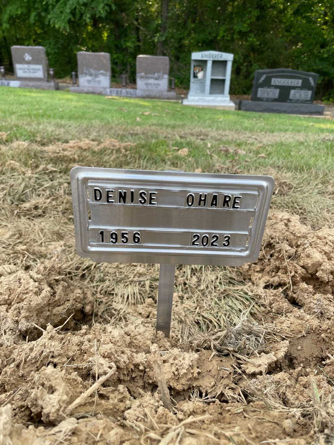 Denise O'Hare's grave. Photo 1