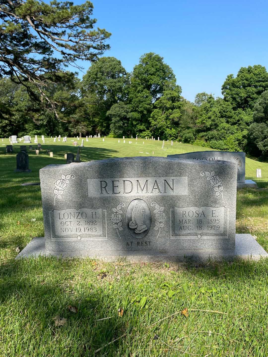Lonzo H. Redman's grave. Photo 1