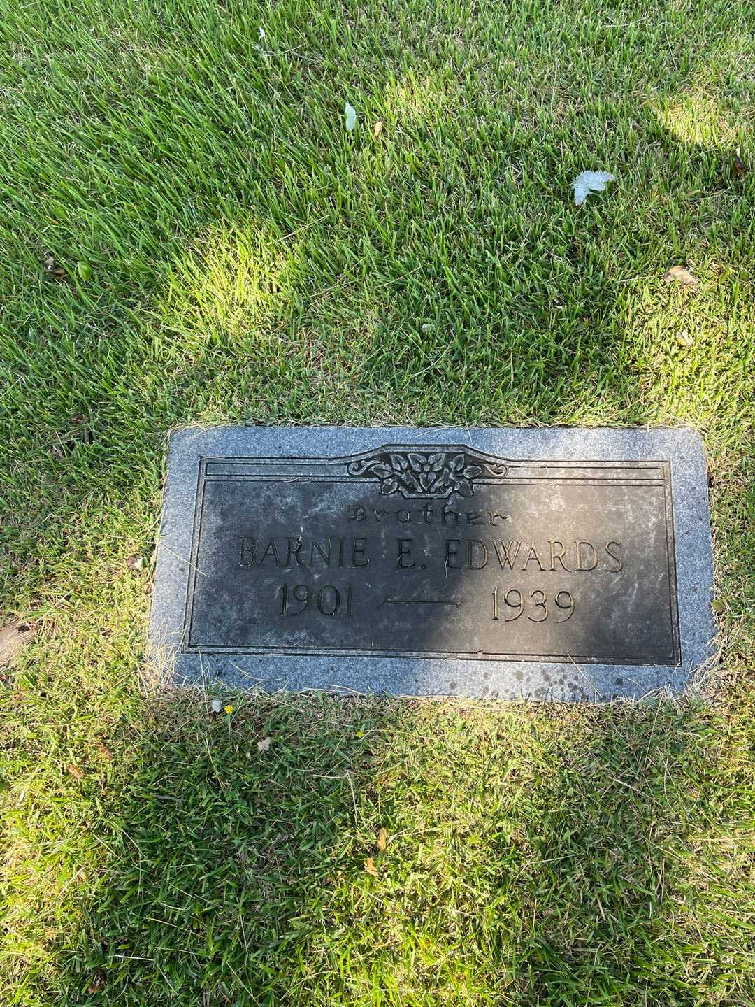 Barnie E. Edwards's grave. Photo 1