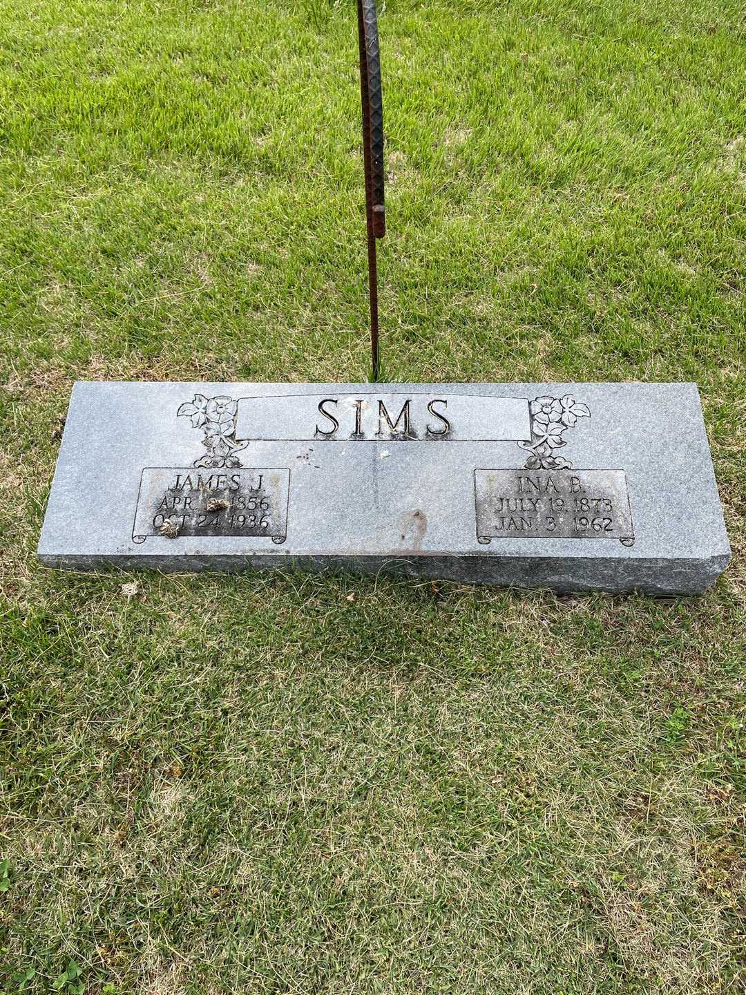 Ina B. Sims's grave. Photo 1