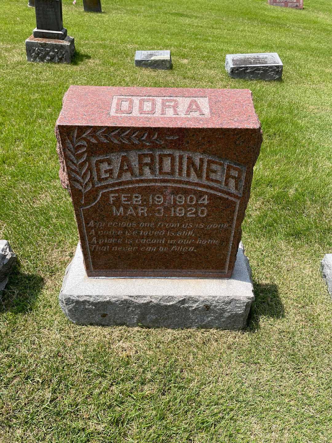 Dora Gardiner's grave. Photo 3