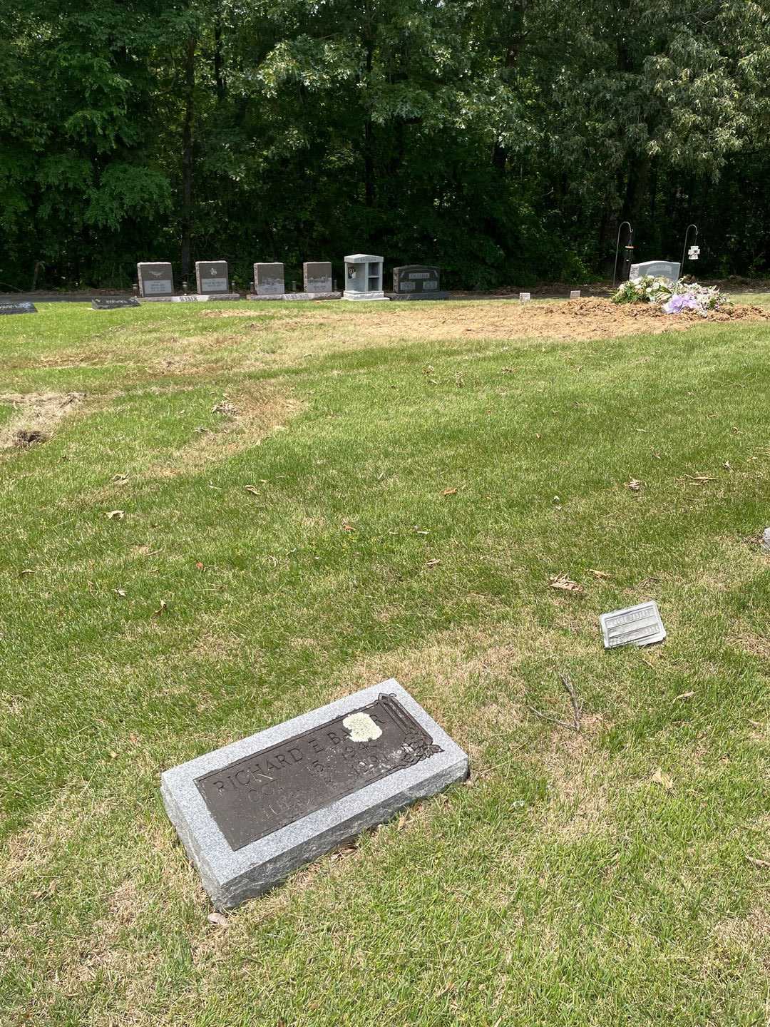 Richard E. Baker's grave. Photo 2