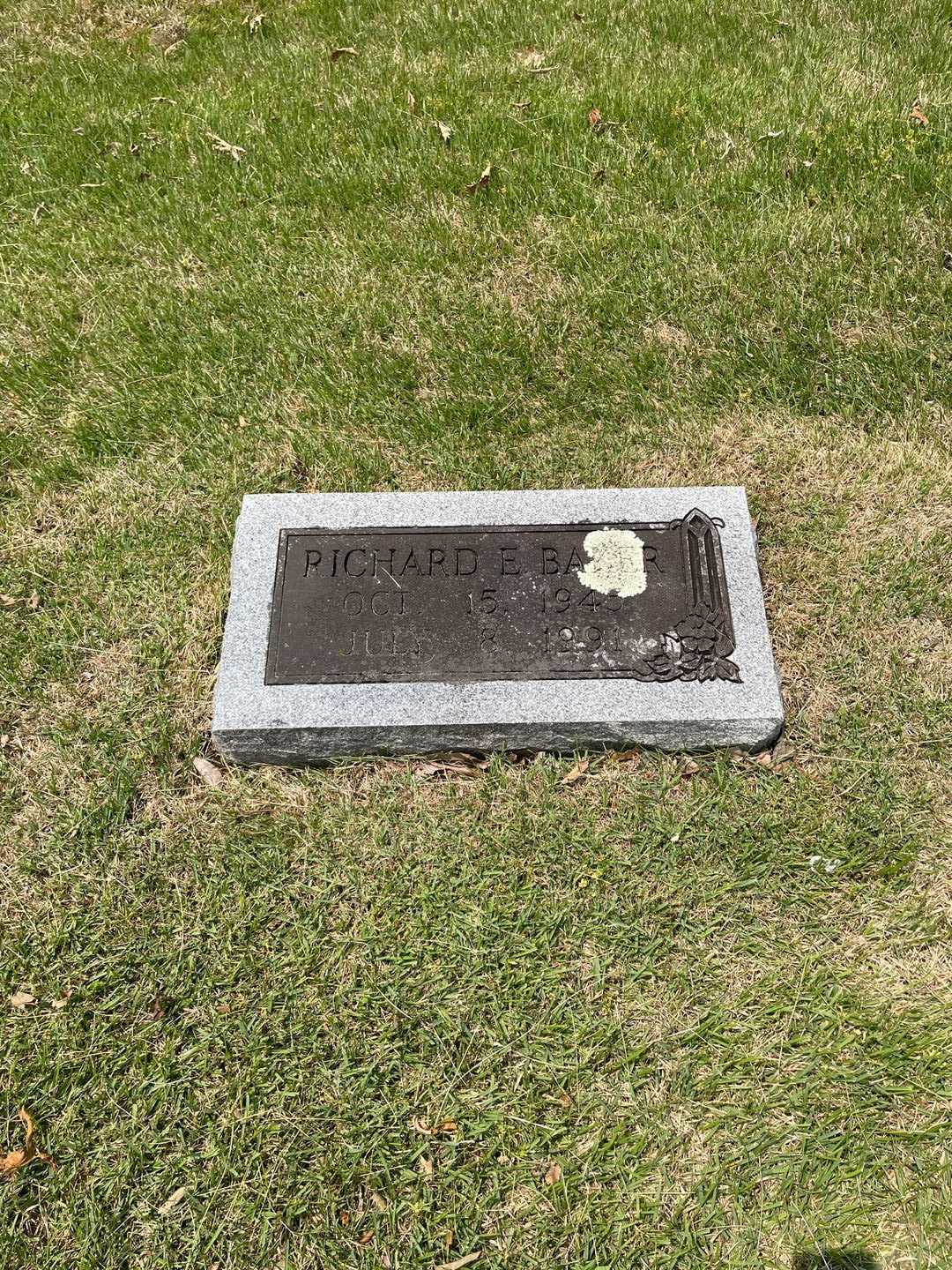 Richard E. Baker's grave. Photo 1