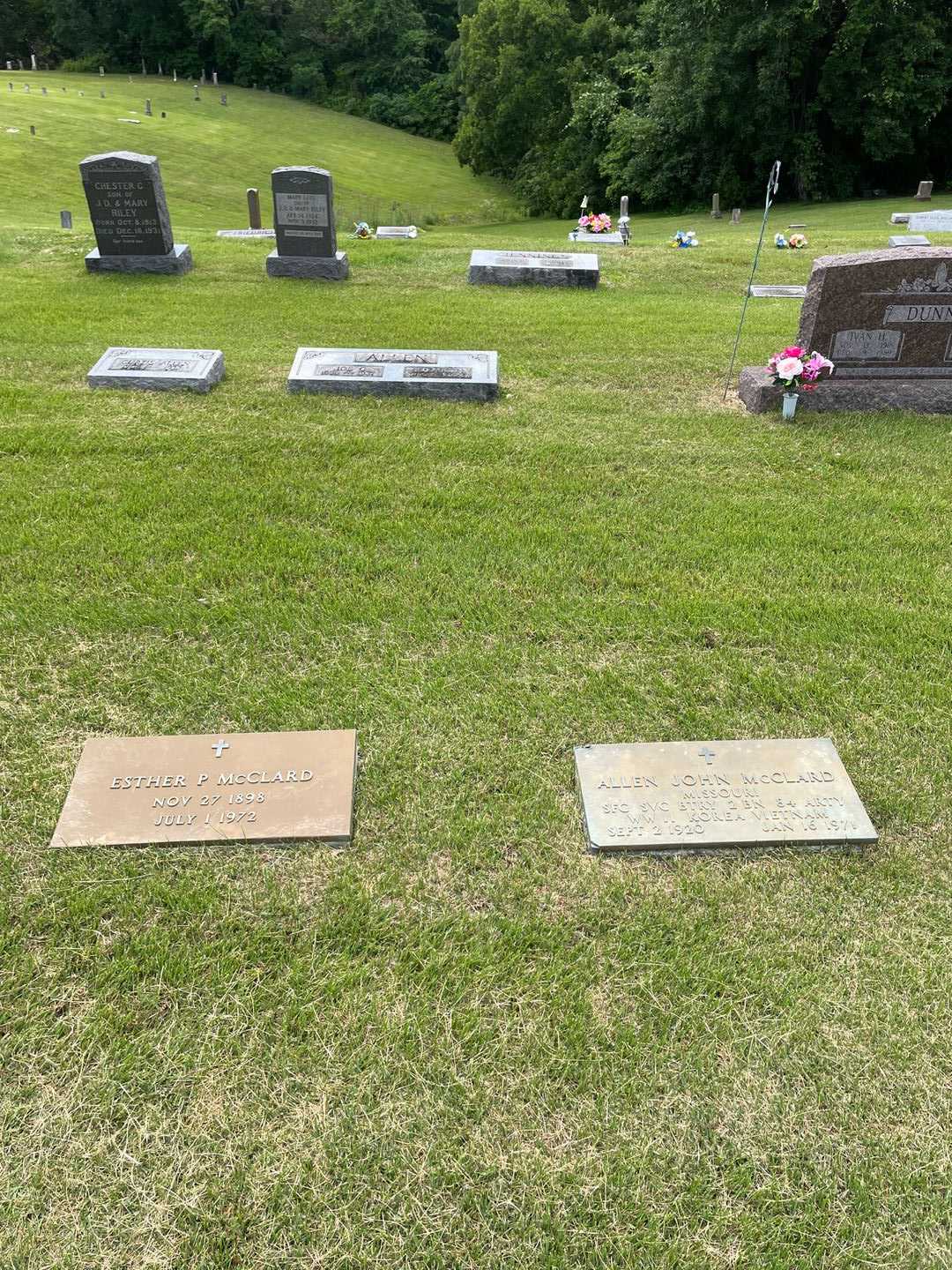 Esther P. McClard's grave. Photo 2