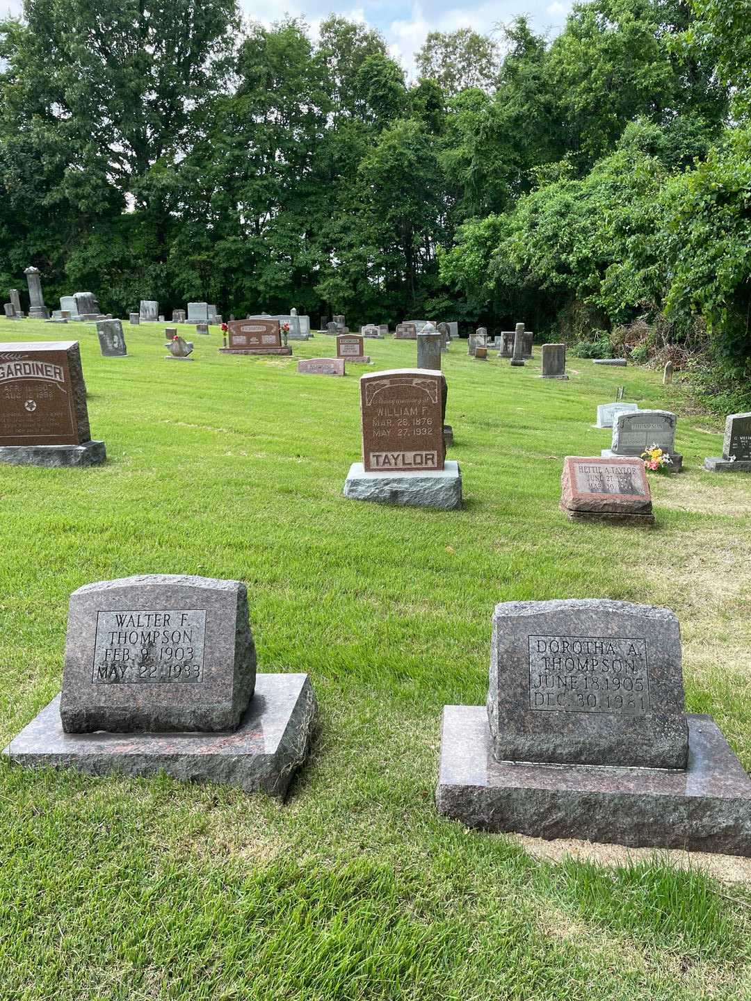 Dorotha A. Thompson's grave. Photo 2