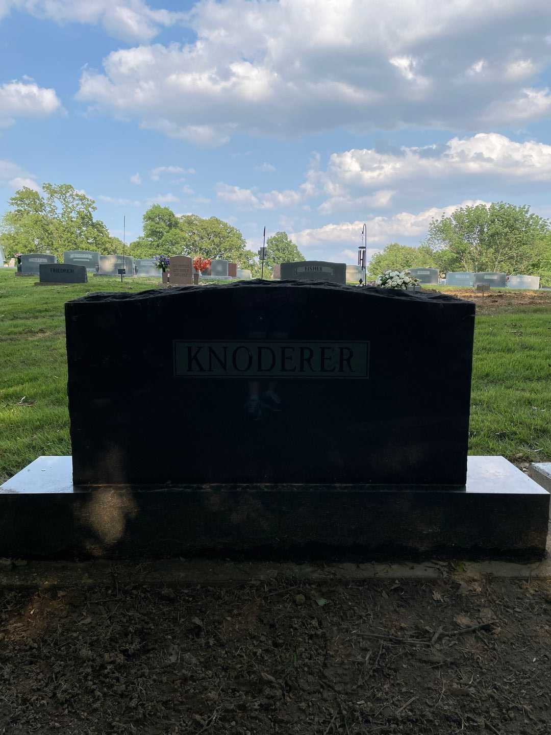 Anson Scott Knoderer's grave. Photo 2