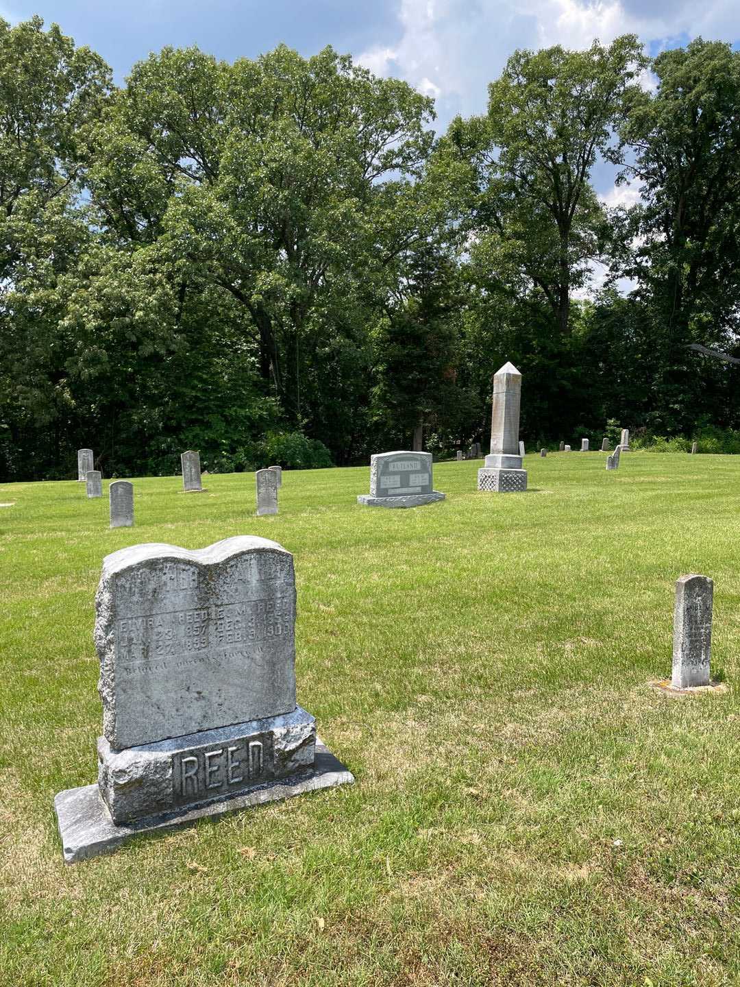 Elvira Reed's grave. Photo 2