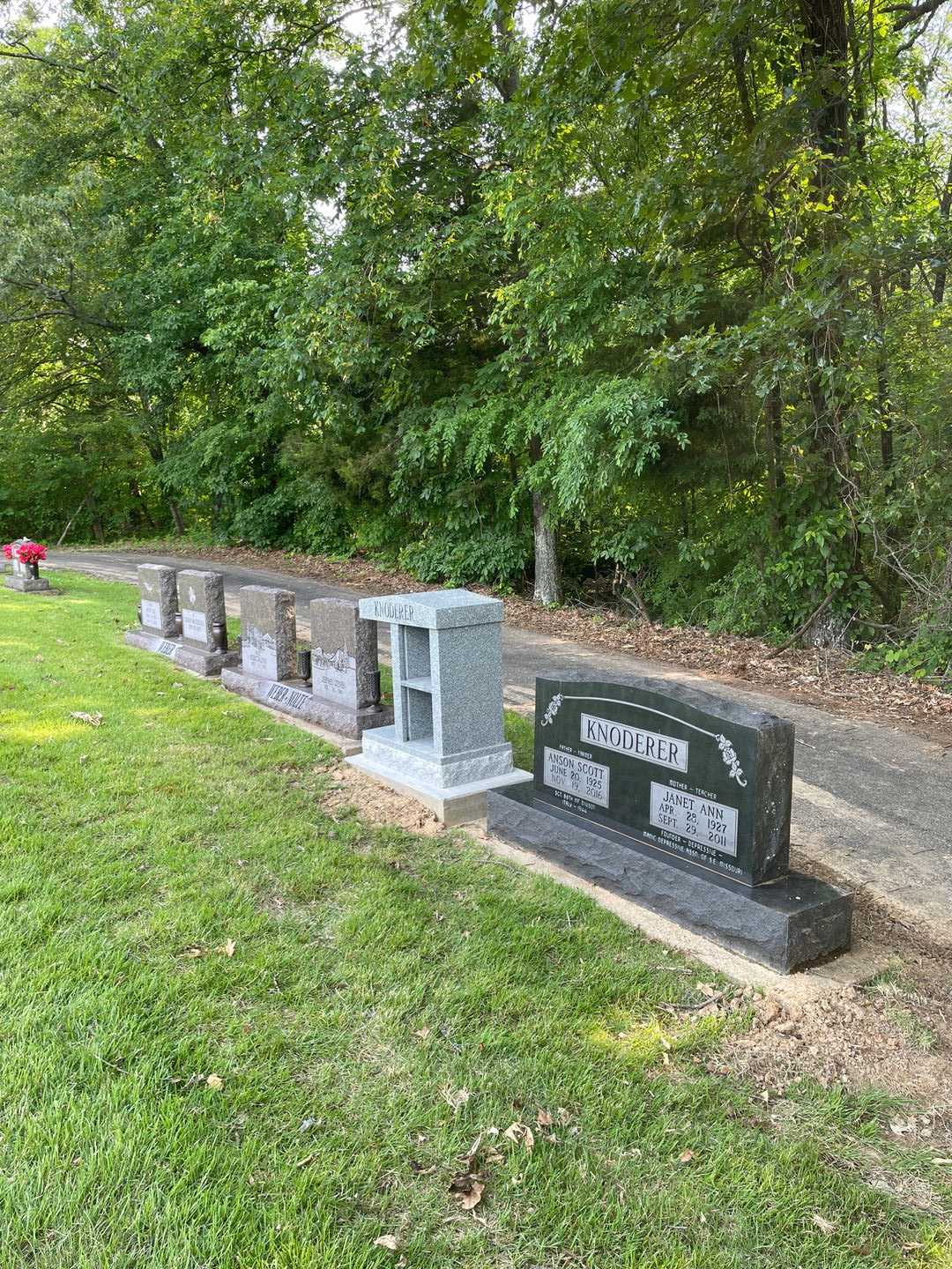 Anson Scott Knoderer's grave. Photo 3