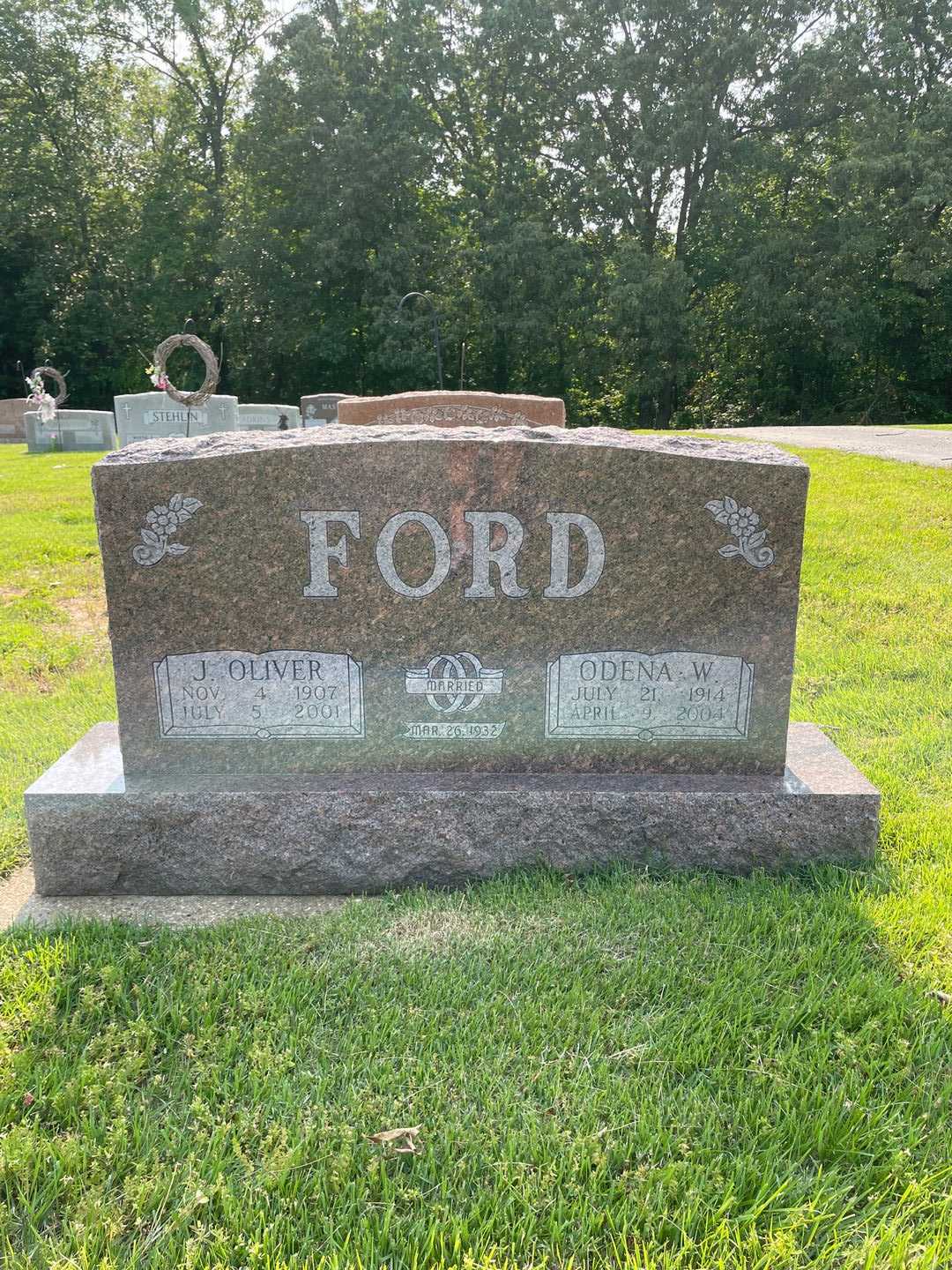 Odena W. Ford's grave. Photo 1