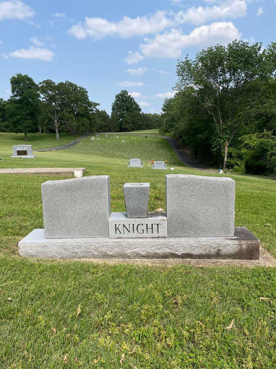 Juanita E. Knight's grave. Photo 2