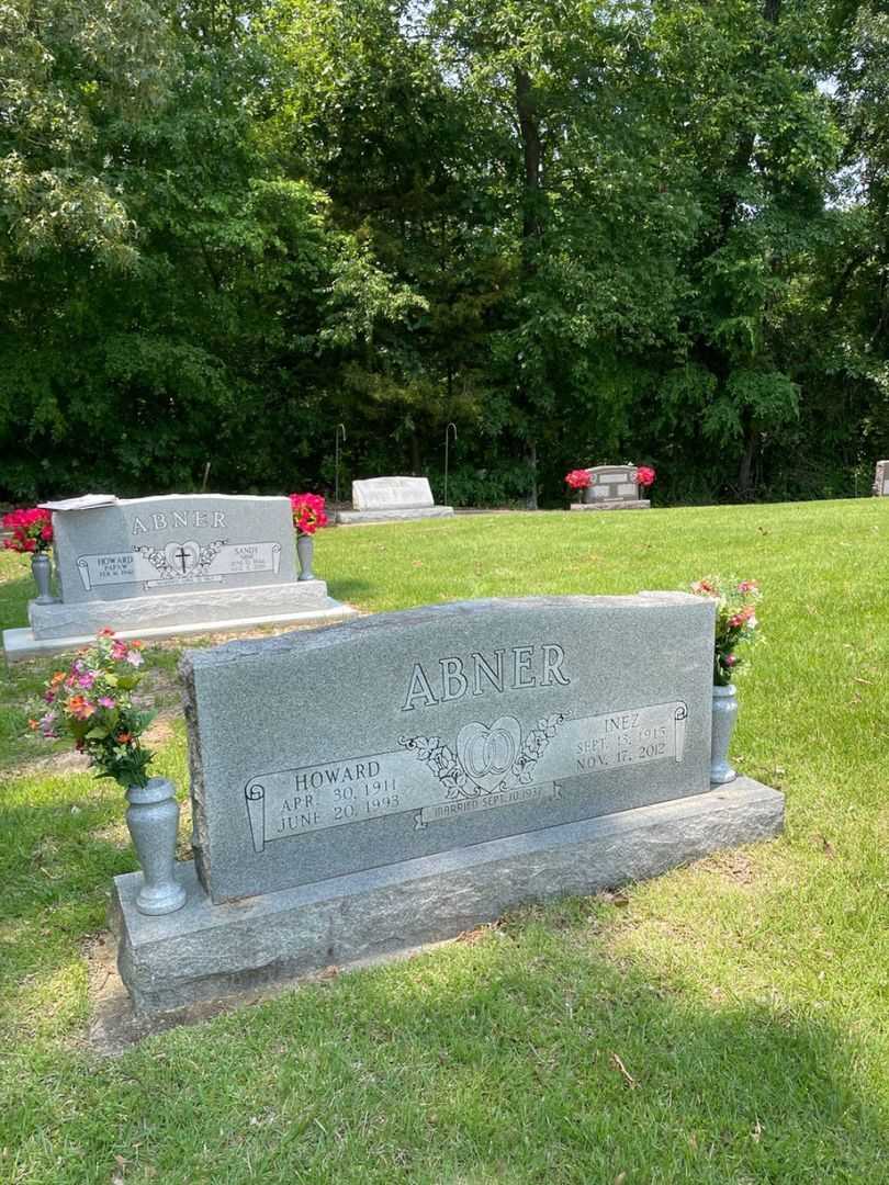 Inez Abner's grave. Photo 3