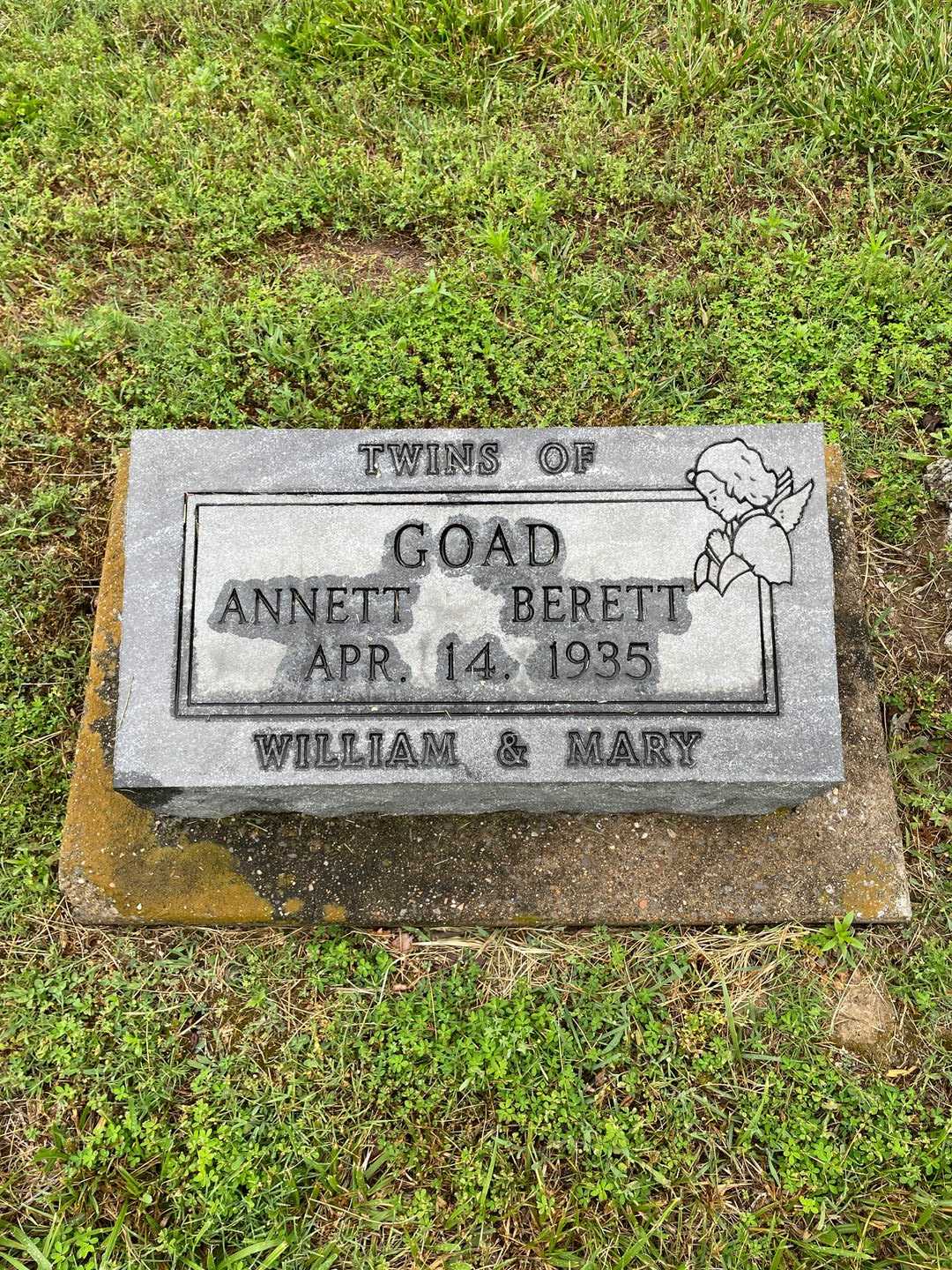 Annett Goad's grave. Photo 1