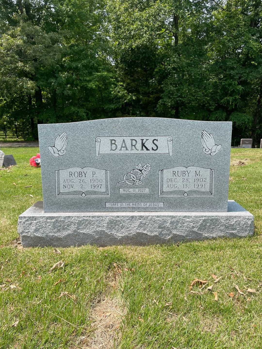 Roby M. Barks's grave. Photo 1