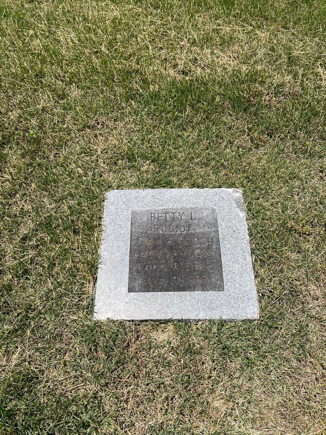 Betty L. McClendon's grave. Photo 1