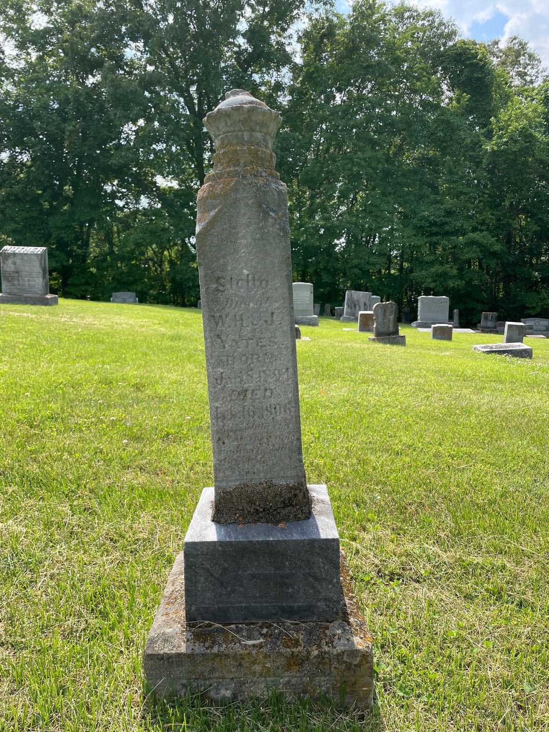 Stella Yates's grave. Photo 1