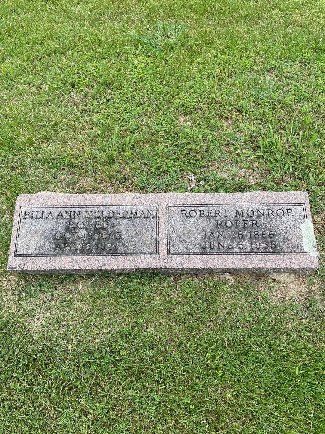 Rilla Ann Helderman Roper's grave. Photo 1