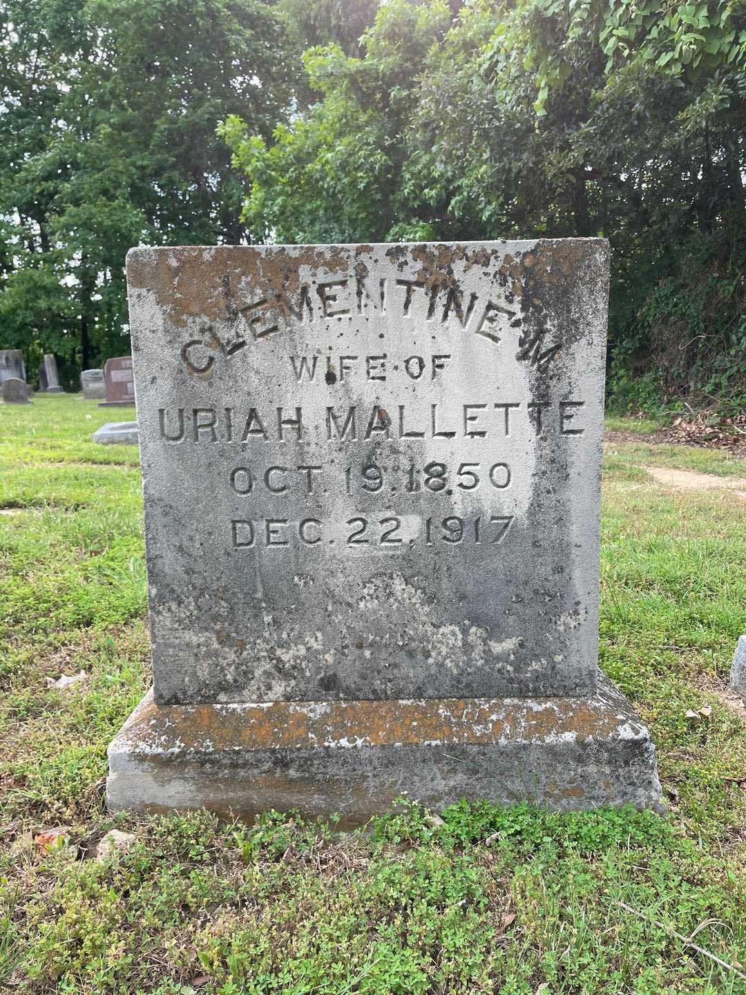 Clementine M. Mallette's grave. Photo 1