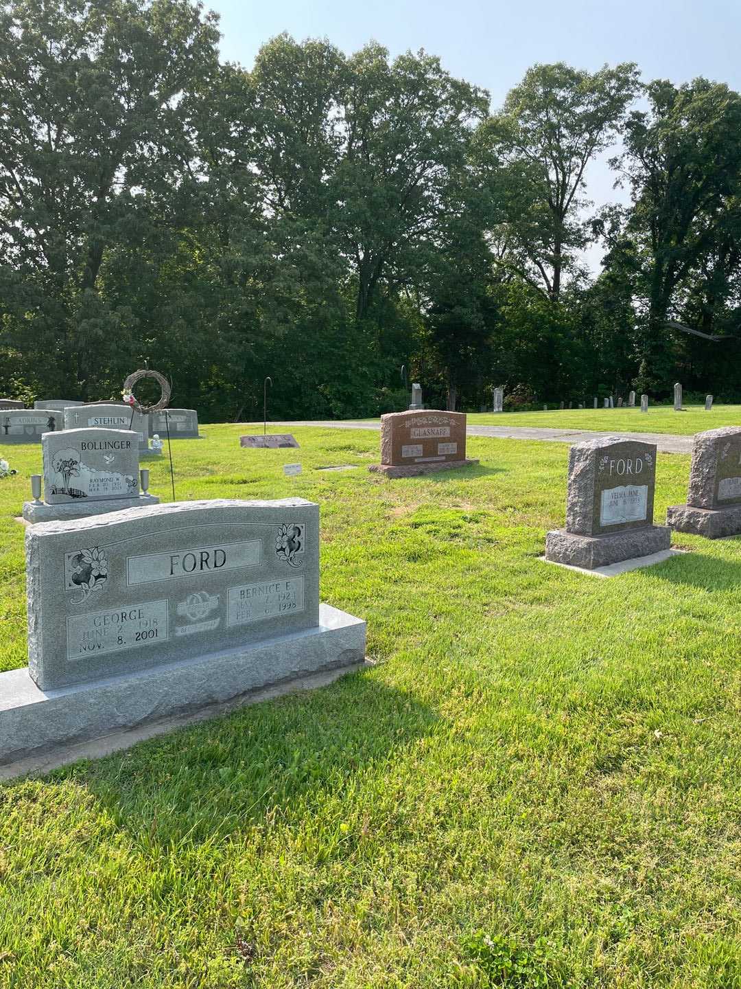 Bernice E. Ford's grave. Photo 3