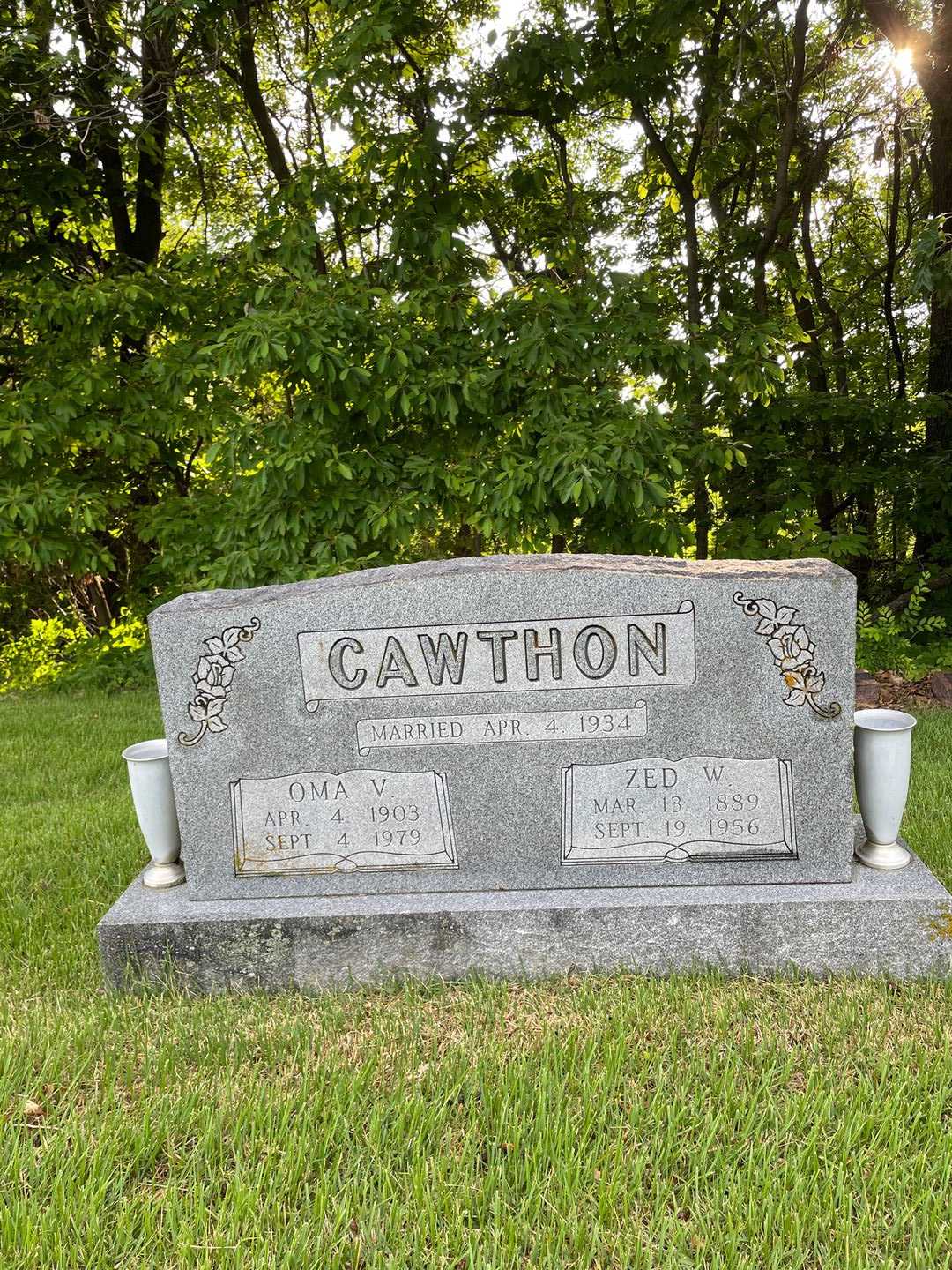 Oma V. Cawthon's grave. Photo 1