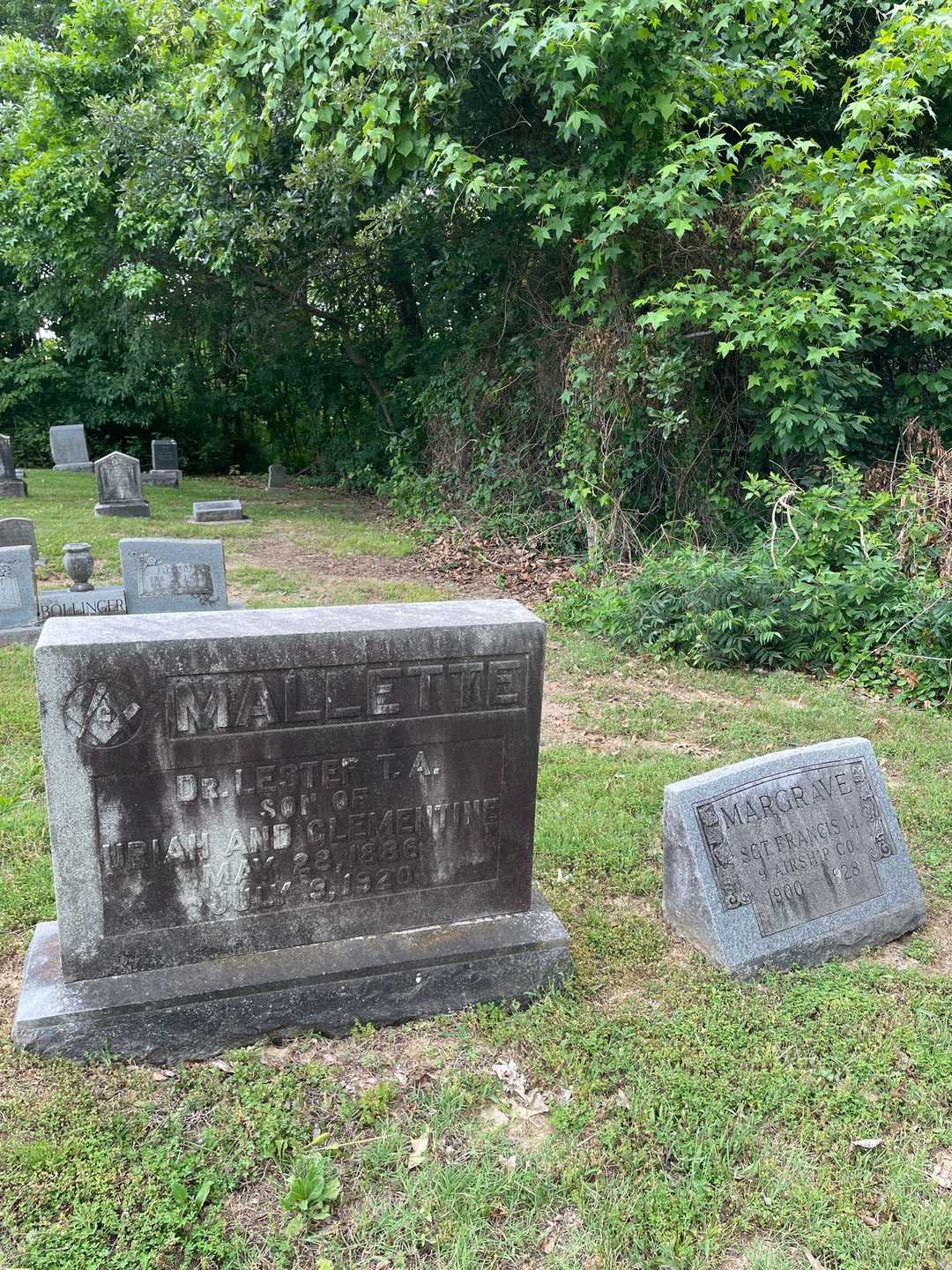 Doctor Lester T. A. Mallette's grave. Photo 2