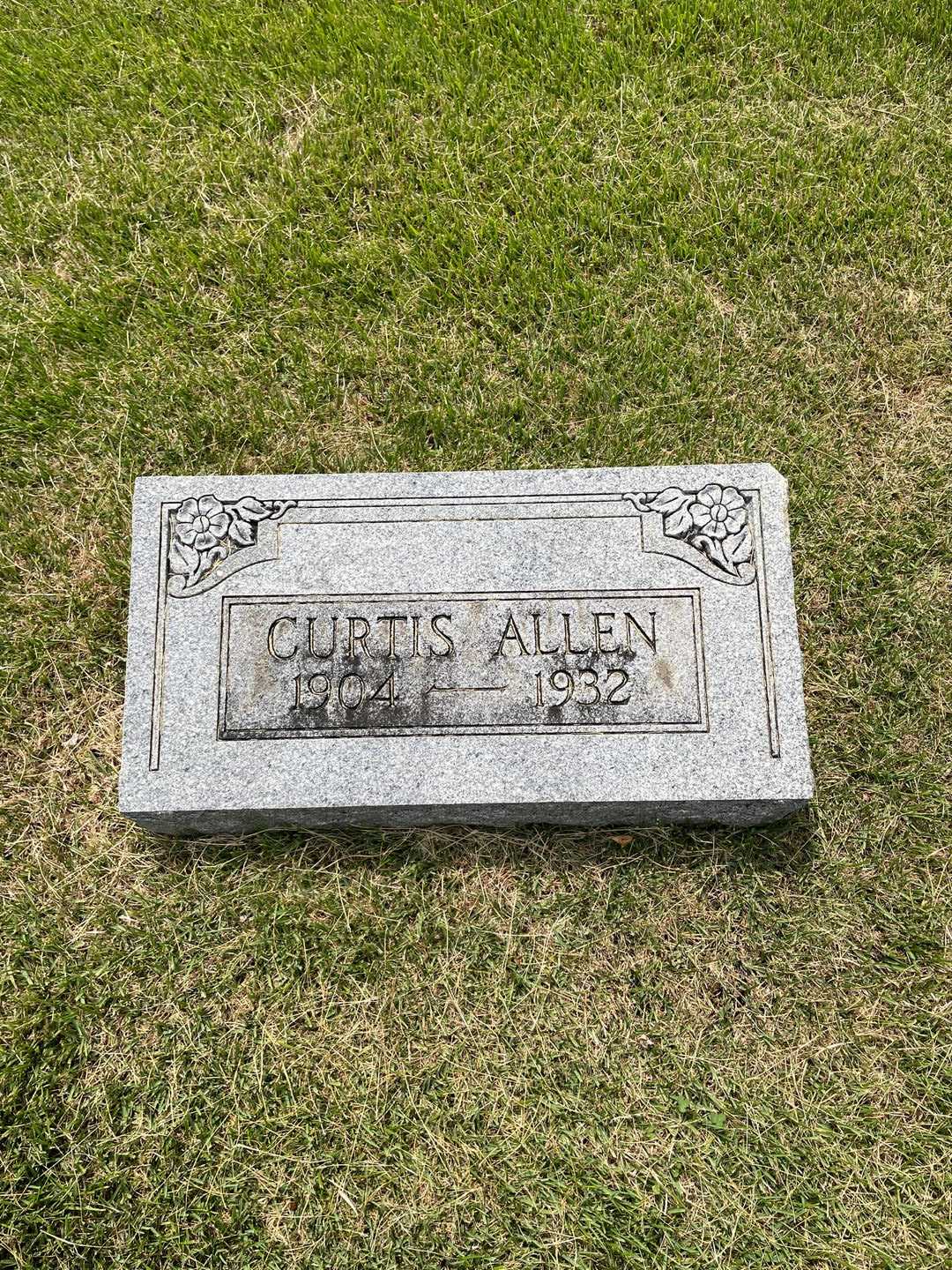 Curtis Allen's grave. Photo 1