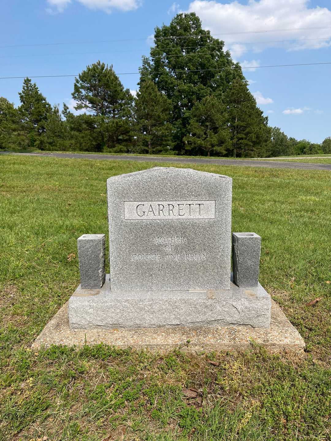 Alice R. Garrett's grave. Photo 2