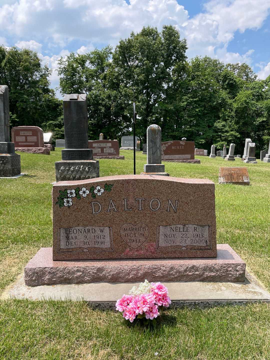 Leonard W. Dalton's grave. Photo 1