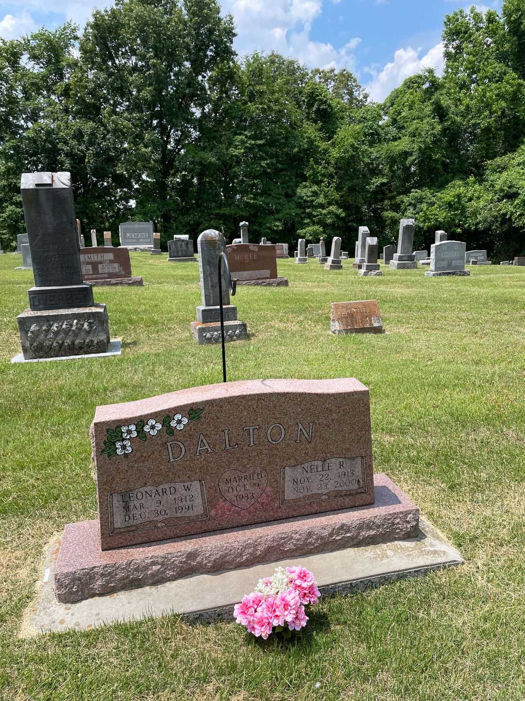 Leonard W. Dalton's grave. Photo 2