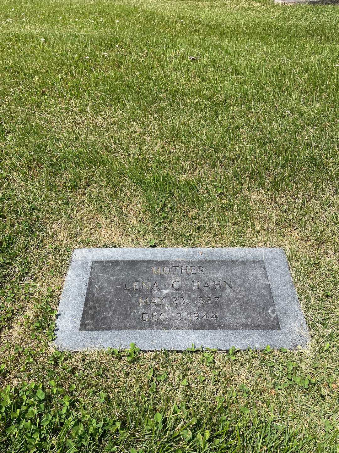 Lena C. Hahn's grave. Photo 1