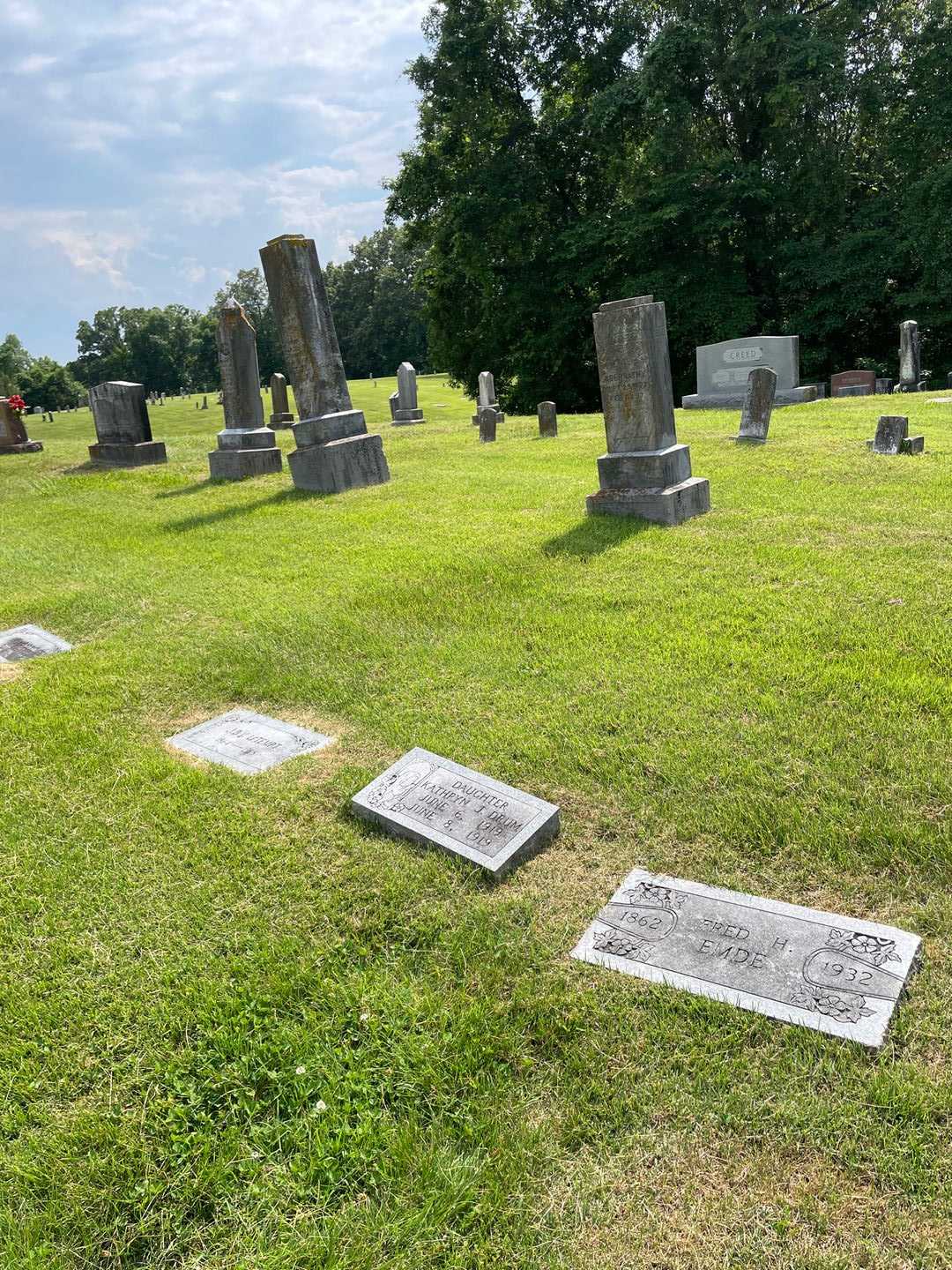 Fred H. Emde's grave. Photo 2